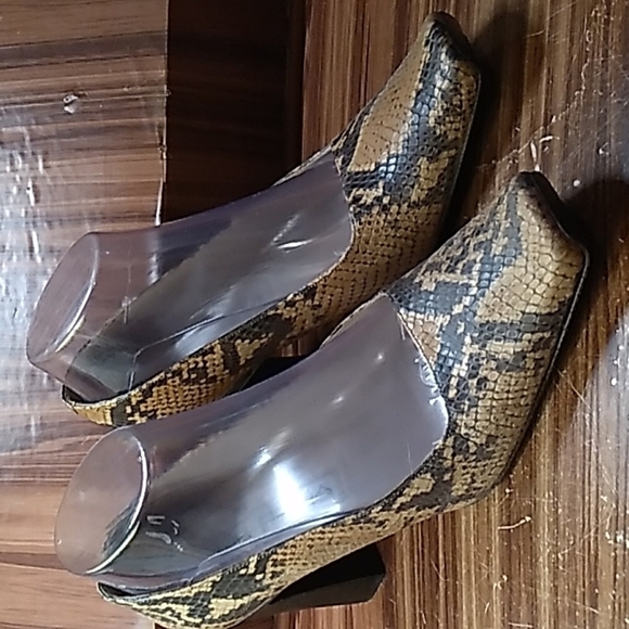 Via Spiga made in Italy faux snake skin design heels 8M - Picture 1 of 9